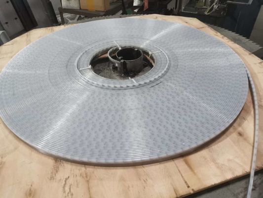 Hoogfrequente gelaste verticale gidscarbide zaagbladband voor professioneel snijden