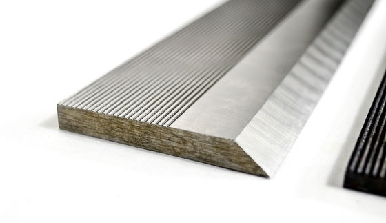 Lange levensduur 600*60*8mm HSS metrische getande messen voor het glad maken van houtplaneroppervlak