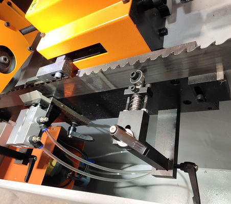 Hoofdstuk van de machine voor het slijpen van het zaagblad met een motor van 1 kW