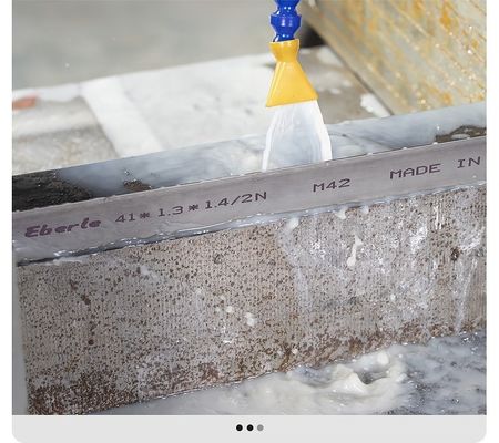Intelligente CNC-bandzaag voor het snijden van metaal met 4kw motorvermogen en 4400*34mm bladgrootte
